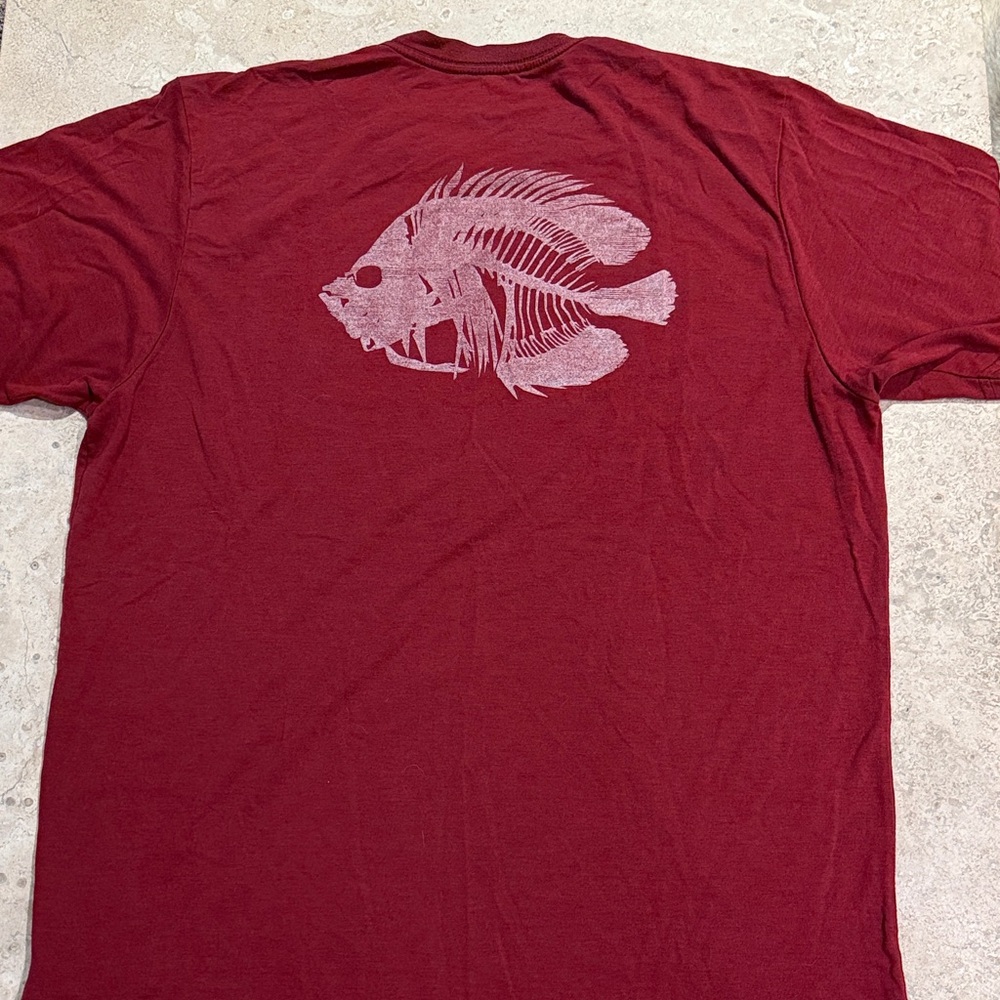 Bundle Cariloha Men's Red and Blue Graphic T-Shirts - Picture 7 of 10